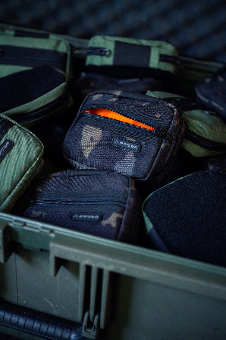 POUCHES